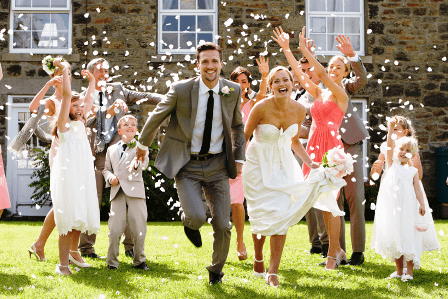 A Wedding-happy-running-داستان کوتاه انگلیسی یک عروسی